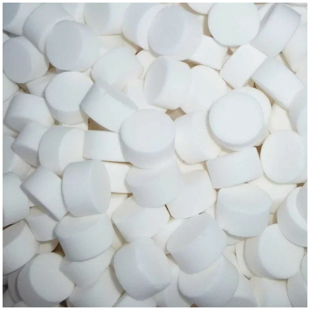 Таблетированная соль «Экстра» 25кг (1 350 руб.). 